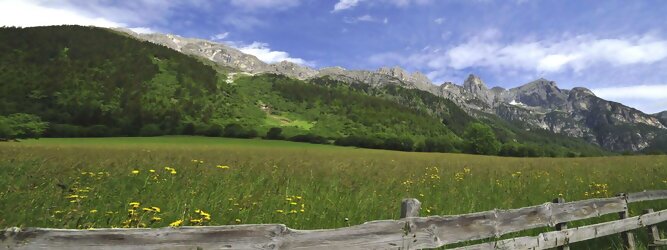 Trip Vorarlberg Tirol - Region Wipptal auf die Reise - Wunschliste! Finde die besten Sehenswürdigkeiten der Region Wipptal, Erlebnisse und gemütlichen Unterkünfte der Hotels in der Tiroler Region Wipptal. Lust bei einem Last Minute Urlaub, die Region Wipptal zu erkunden? Buche günstige Unterkünfte in der Region Wipptal mit herrlichen Blick auf die Berge. Region Wipptal Urlaub Angebote ob Hotel mit Halbpension, Unterkunft mit Frühstück oder flexibel & spontan bleiben und eine große Auswahl an Ferienhäuser - Ferienwohnungen in der Region Wipptal für den perfekten Urlaub vergleichen & buchen. Die Highlights finden, Tagesausflüge - Erlebnisse planen, die sich hervorragend eigenen zum Geschichten erzählen. Einen unvergesslichen Familienurlaub in der Region Wipptal in einer Ferienwohnung verbringen und dabei die besten Urlaubsangebote aller Orte in der Region Wipptal erhalten. Beliebte Orte für eine Urlaubsbuchung in der Region Wipptal: Gries am Brenner, Gschnitz, Matrei am Brenner, Mühlbachl, Navis, Obernberg am Brenner, Pfons, Schmirn, Stafflach, Steinach am Brenner, Trins und Vals